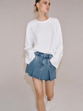 Zara Blue Pleated Denim Mini Skirt with Frayed Hem